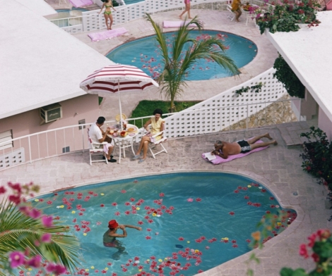 Slim Aarons, Pool at Las Brisas, 1968