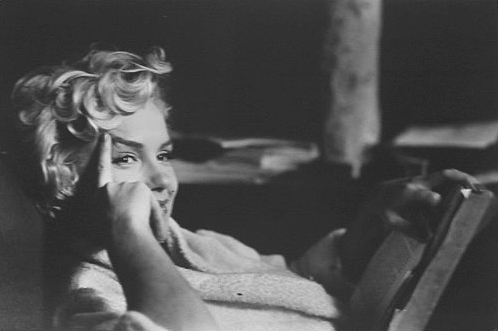 Elliott Erwitt, Marilyn Reclining