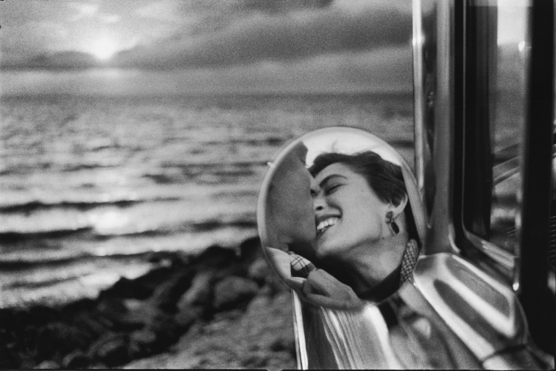 Elliott Erwitt, Santa Monica, California (California Kiss)