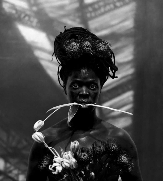 Zanele Muholi, Somnyama Ngonyama Series- Mbalenhle II, Sandton, 2019 Zanele Muholi, Somnyama Ngonyama Series- Mbalenhle II, Sandton, 2019