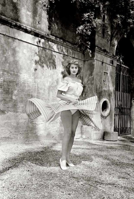 Ormond Gigli, Sophia Loren, Twirling Skirt, Rome, 1955 Ormond Gigli, Sophia Loren, Twirling Skire, Rome, 1955