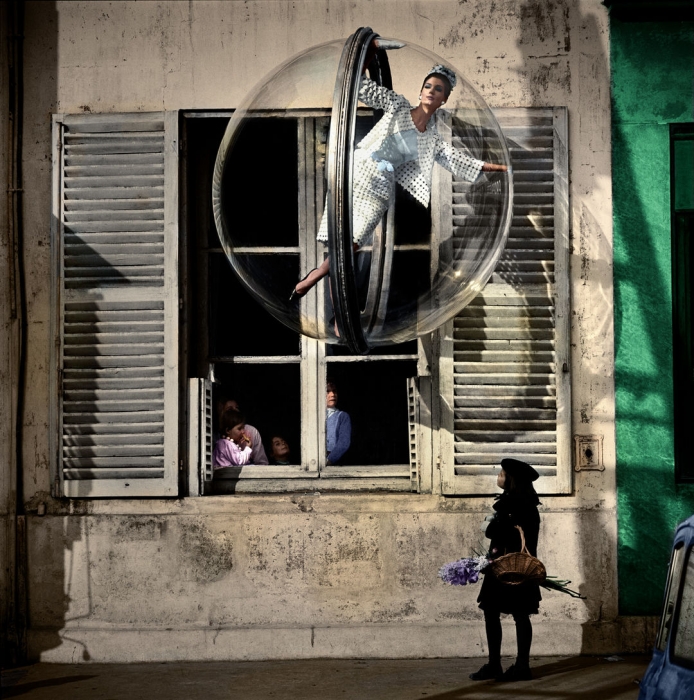 Melvin Sokolsky, Woman in Bubble