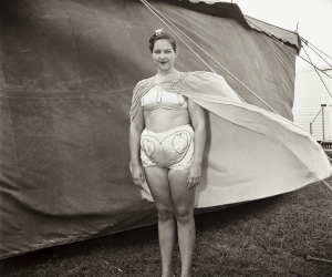 Diane Arbus, Girl in her circus costume, Md. 1970 Diane Arbus, Girl in her circus costume, Md. 1970