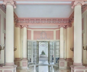 David Burdeny, Pink Room, Havana, Cuba, 2014