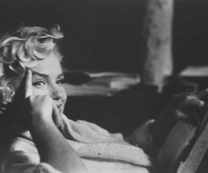 Elliott Erwitt, Marilyn Reclining