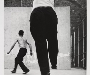 Leon Levinstein, Handball Players, 1969 Leon Levinstein, Handball Players, 1969