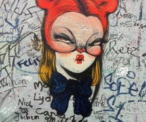 Miss Van, Girl on Wall